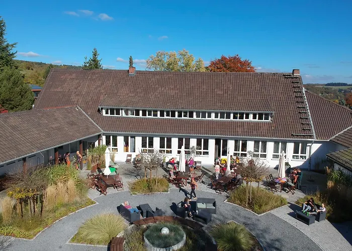 Sampurna Seminarhaus Hotel *